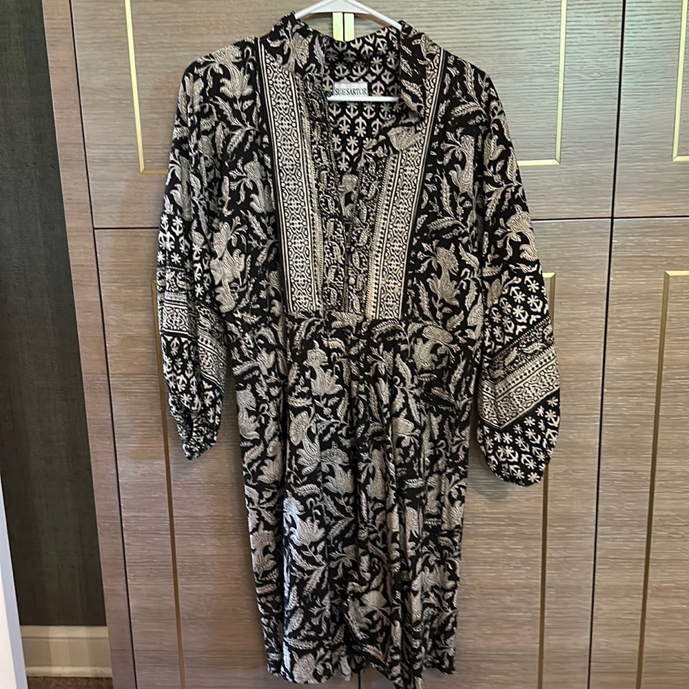 SUE SARTOR. Long sleeve dress perfect for Fall events